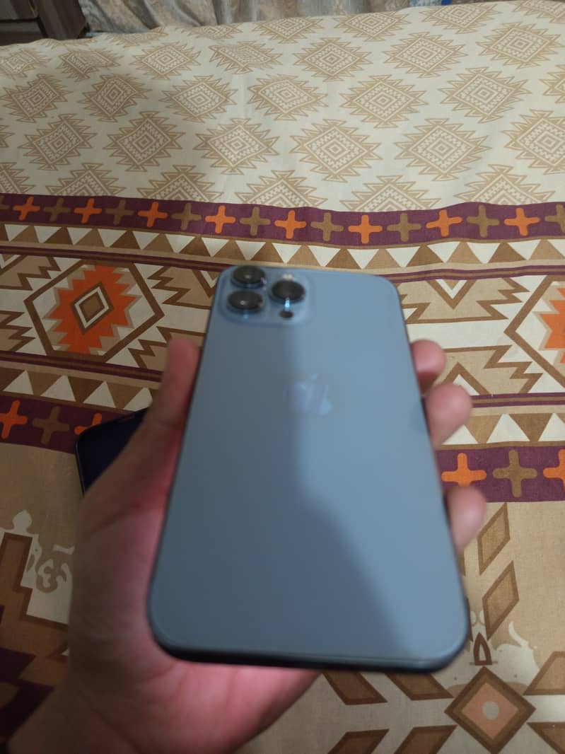 Apple iPhone 13 Pro Max 3