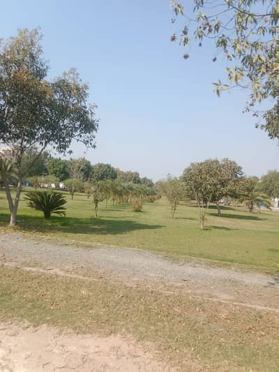 I SELL 10MARLA IN G5 BLOCK IN BAHRIA ORCHARD PHASE 4 LAHORE
