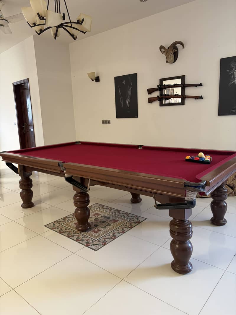 POOL TABLE/ SNOKER TABLE 0