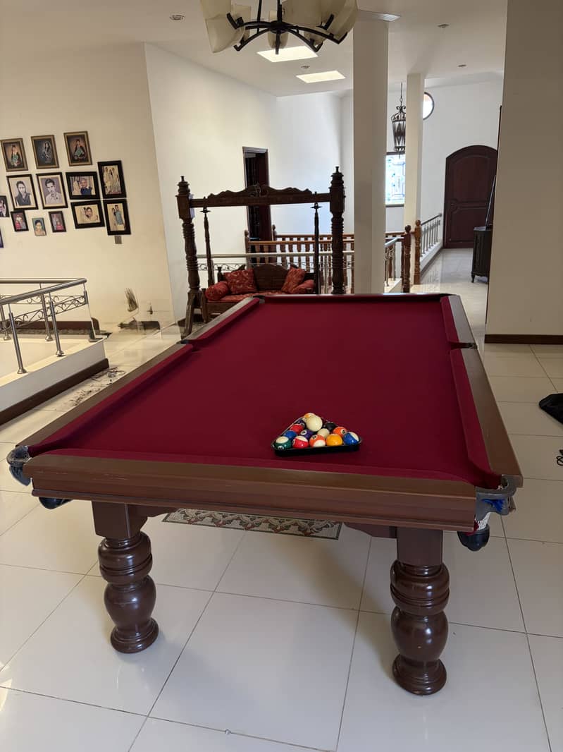 POOL TABLE/ SNOKER TABLE 1