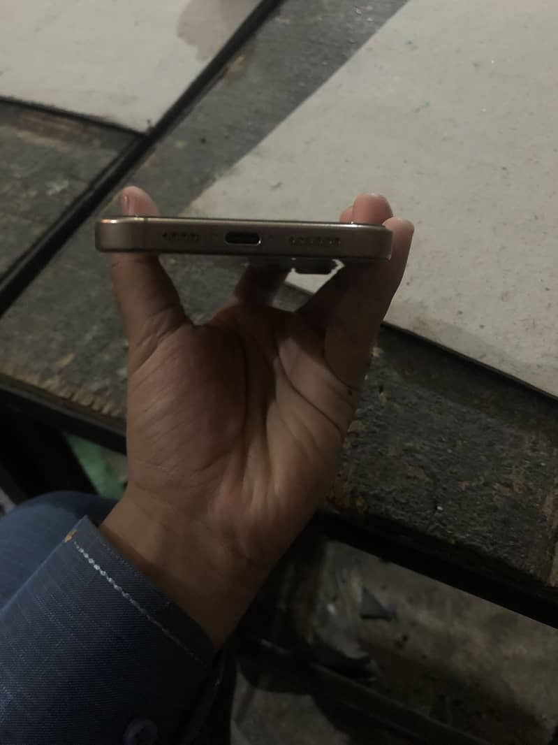 iPhone 16 pro max 1
