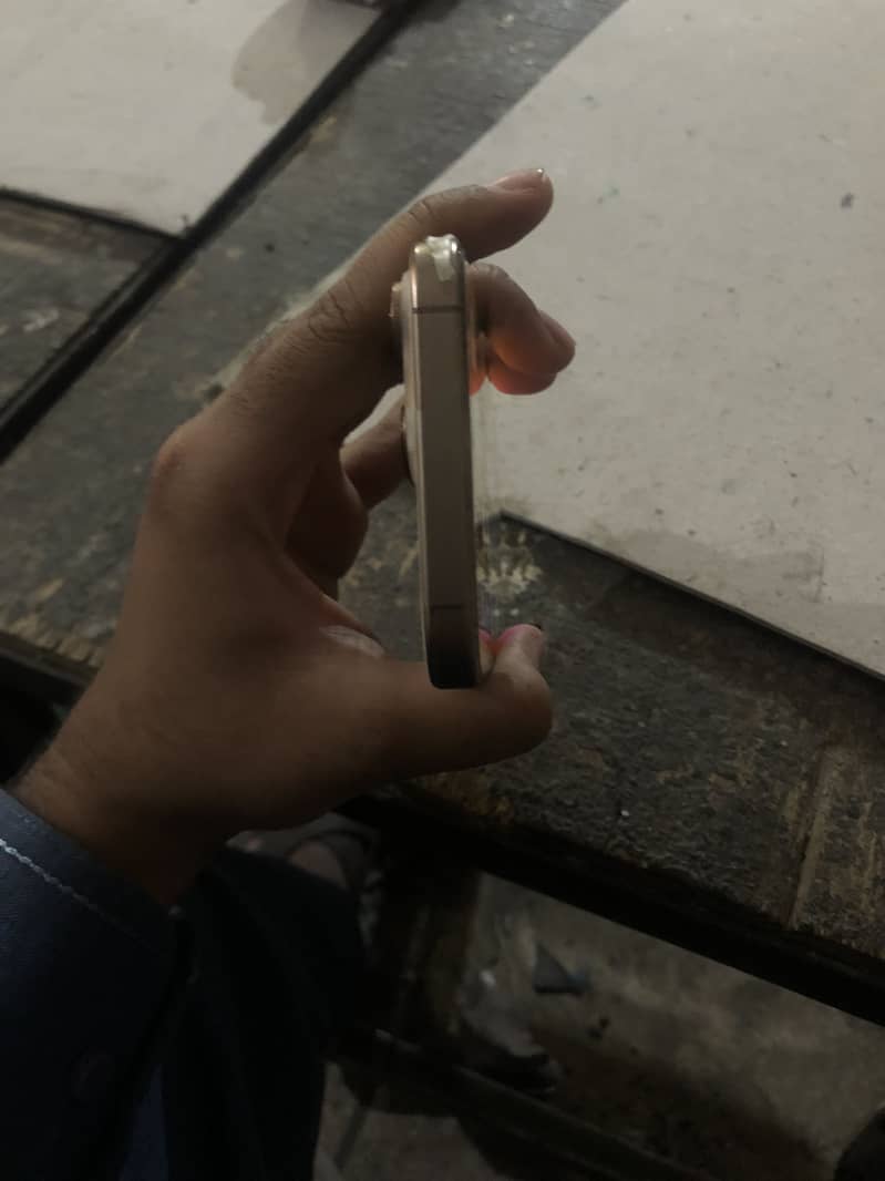 iPhone 16 pro max 3