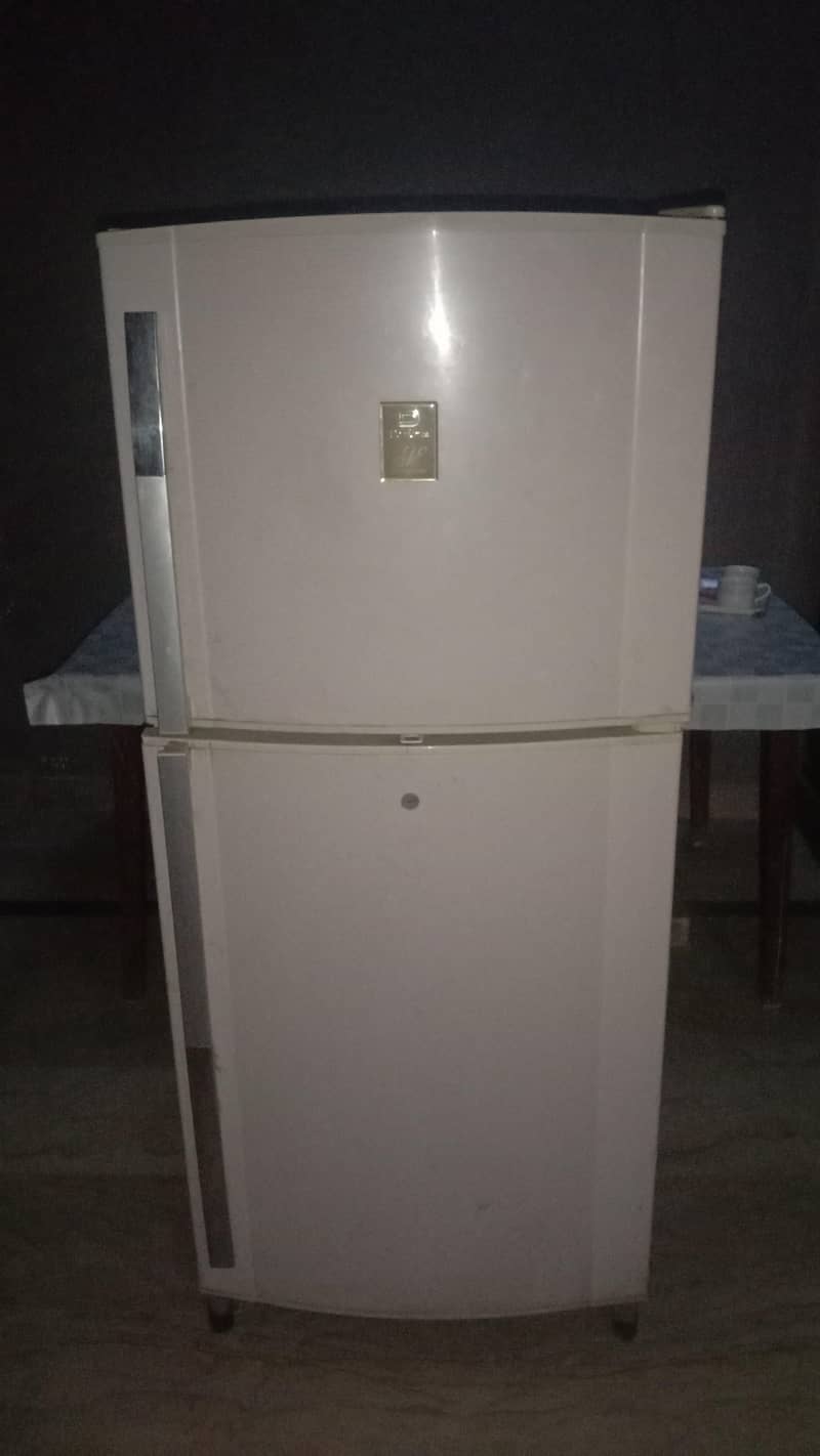 Dawlance large fridge 0