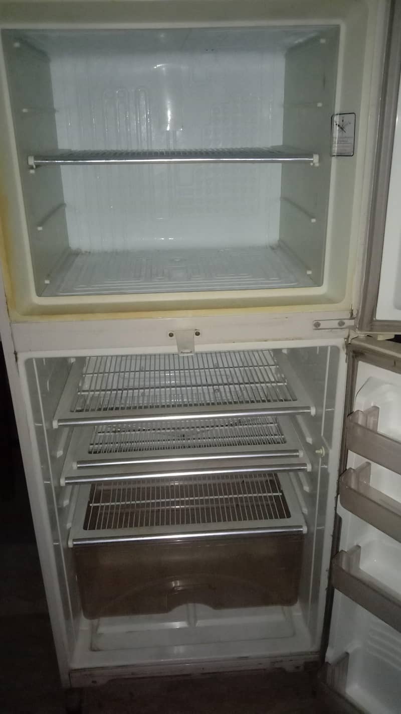 Dawlance large fridge 1
