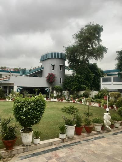 500 Square Yards Office For Rent In Gulshan-E-Iqbal - Block 7 Karachi
