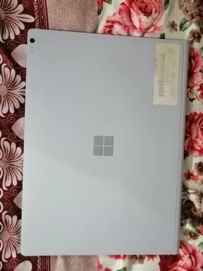 Laptop Microsoft Surface book 1 I5 6th Generation 8GB Ram 256GB SSD