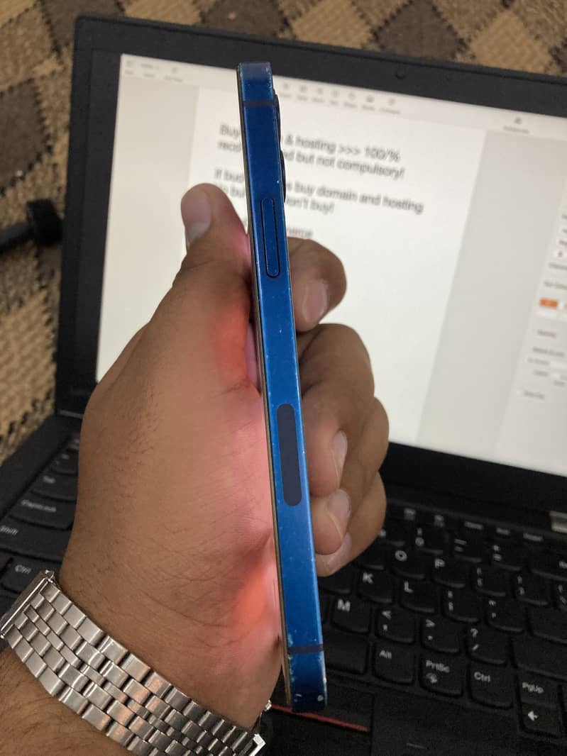 iPhone 12 6