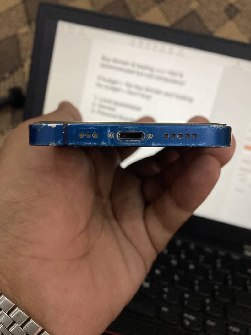 iPhone 12 7