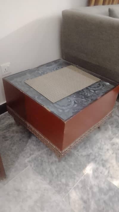 table set used 3 pieces