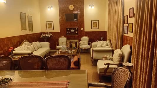 DEFENCE 10 MARLA IMMACULATE COUNDITION RED BRICK BUNGALOW IDEAL LOCATION IN DHA PHASE 3