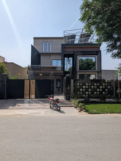 1 KANAL BRAND NEW MODERN HOUSE FOR SALE WITH FURNITURE NASHMAN-E-IQBAL MAIN COLLEGE ROAD LHR