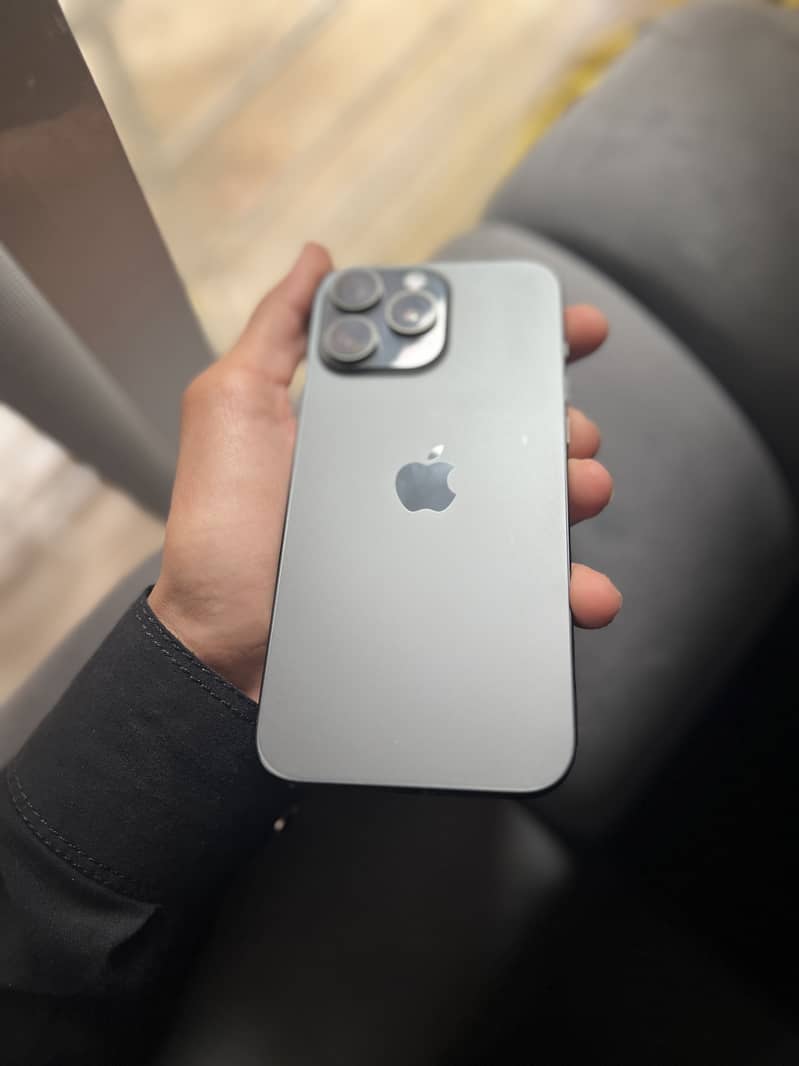 iPhone 16 pro max 2