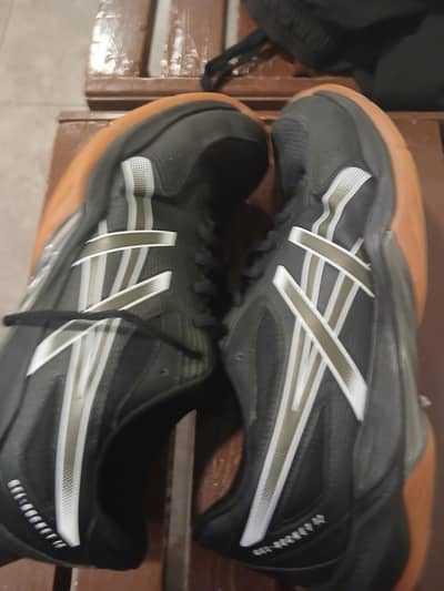 asics rocket 12 size eu 44.5