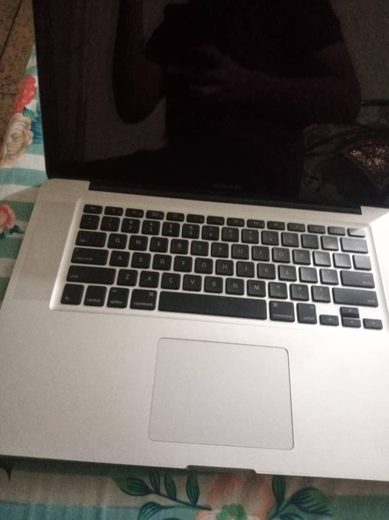 MacBook pro 0