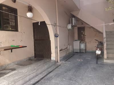 10 Marla Double Storey House in C1 Township LHR