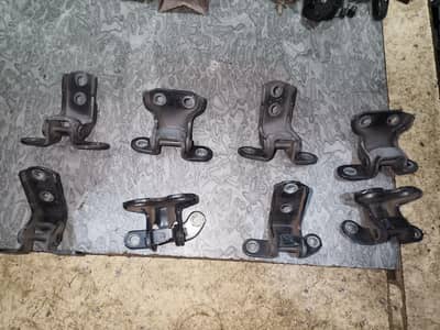 Toyota Belta Door Qabzy Set  - Belta Door Hinges