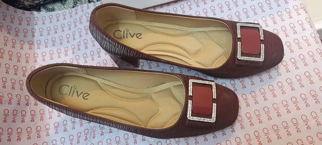Court Shoes Size 09(39)