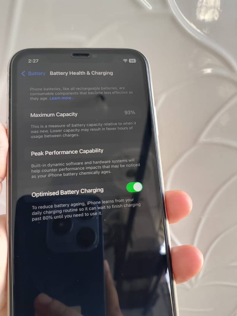 iPhone 11 4