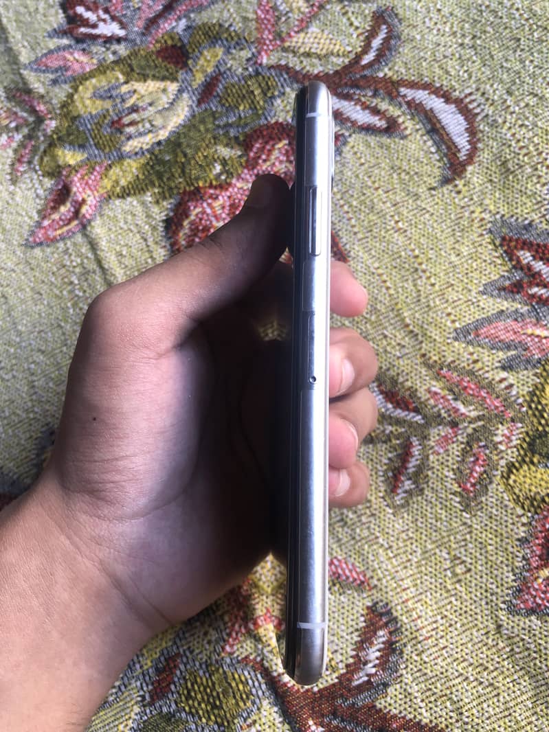 Apple iPhone X 2