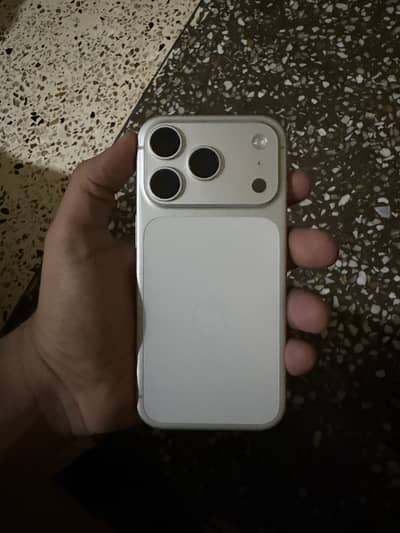 Iphone 17 pro silver