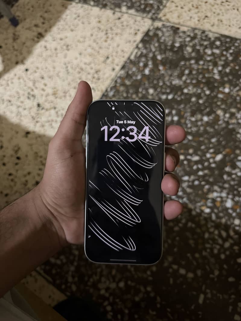 Iphone 17 pro silver 1