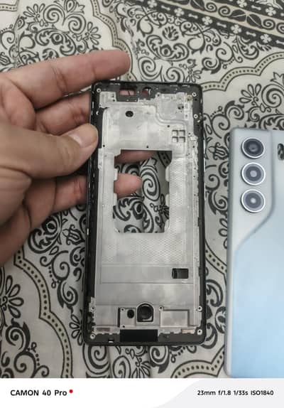Tecno camon 40 pro back and karda available for sale