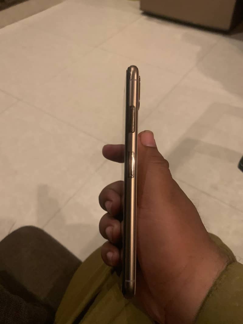 iPhone XS Max 1