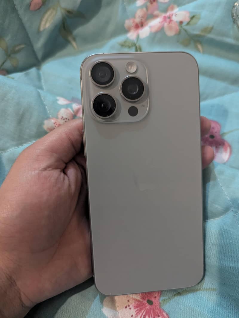 Iphone 15 pro Max 1