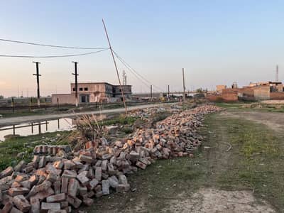 33 kanal land opposite DHA rahbar