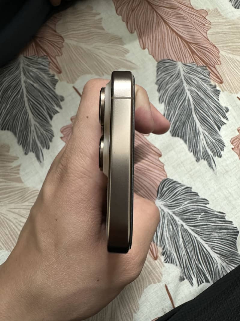 iPhone 16 pro 0