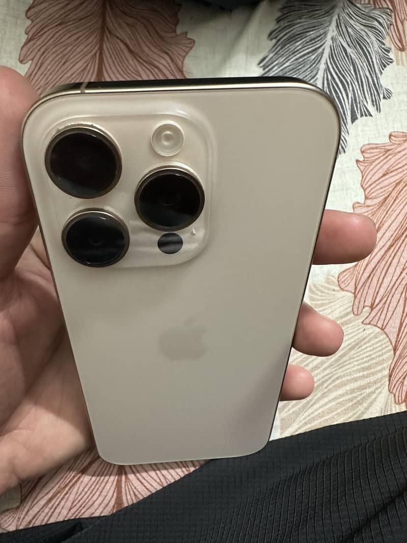 iPhone 16 pro 3