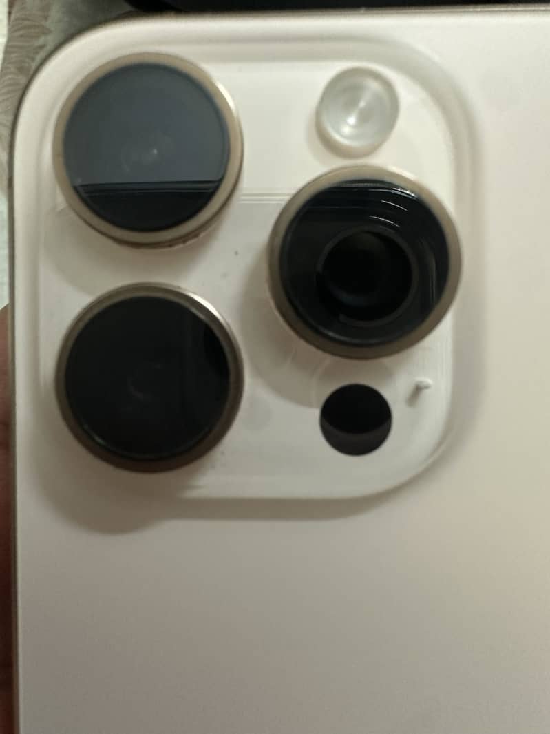 iPhone 16 pro 5