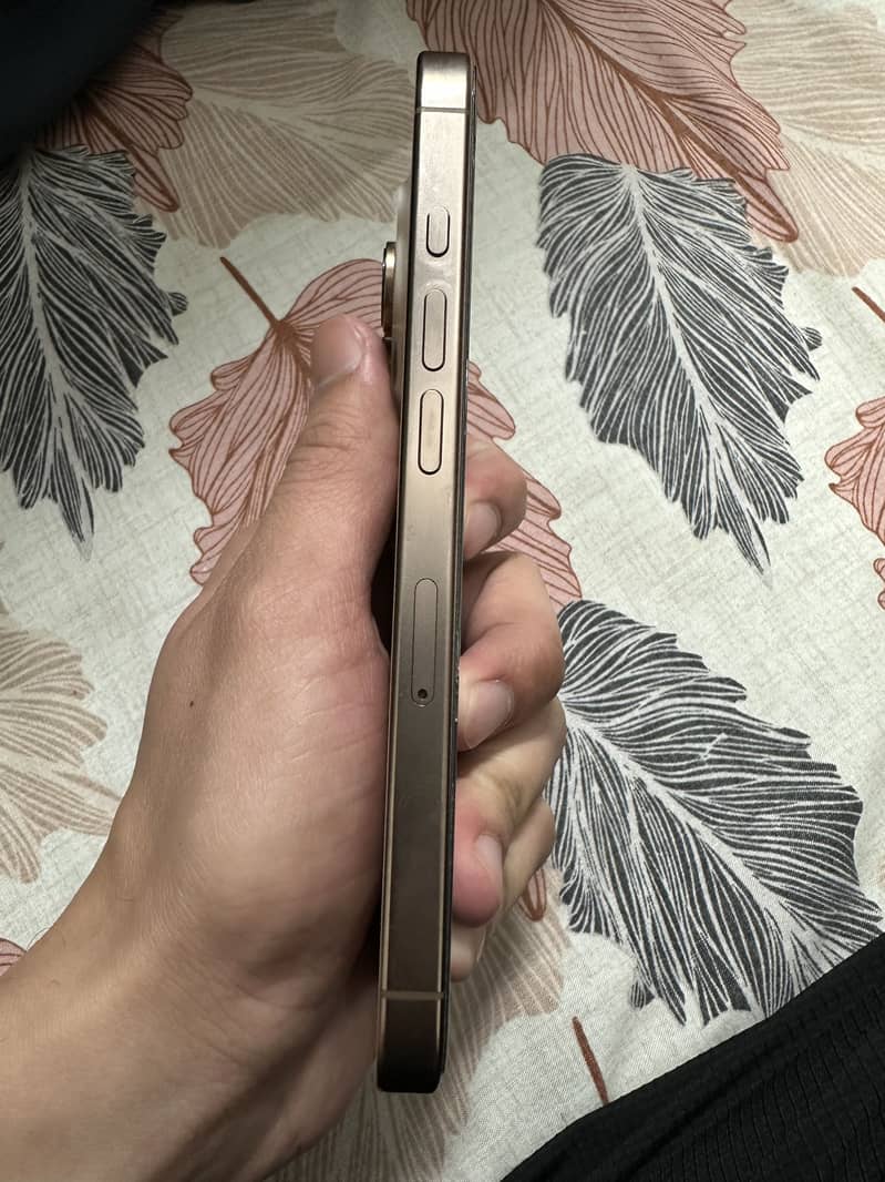 iPhone 16 pro 9