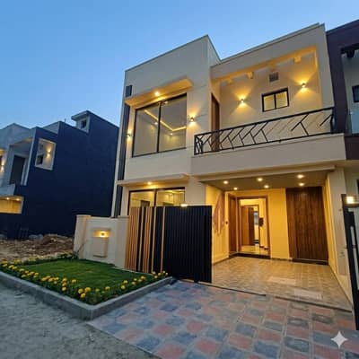 5 Marla Brand New Luxurious House For Sale