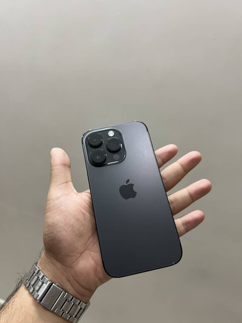 IPHONE 14 PRO 1