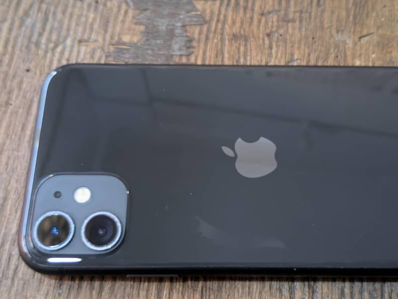 IPHONE  11 0