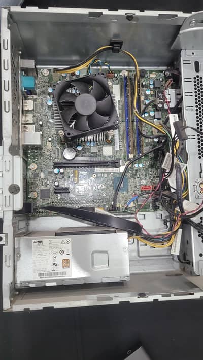 Lenovo V520 Tower - 7th Gen i3