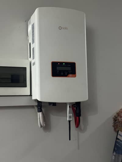 Solis On grid inverter 10kwh ( used very less )