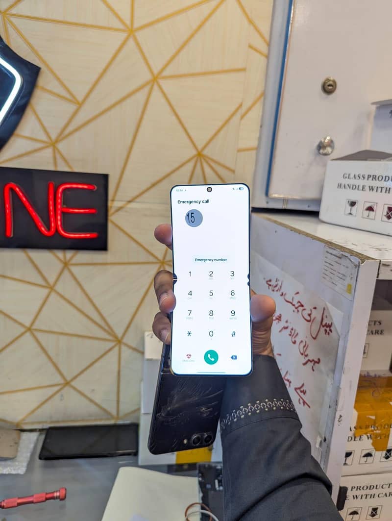 Google pixel lcd panel available 1