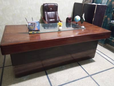 CEO executive table