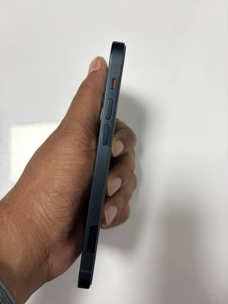 Apple iPhone 12 1