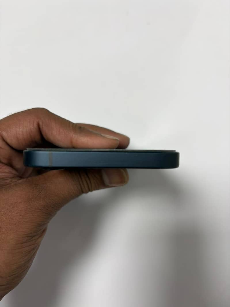 Apple iPhone 12 3