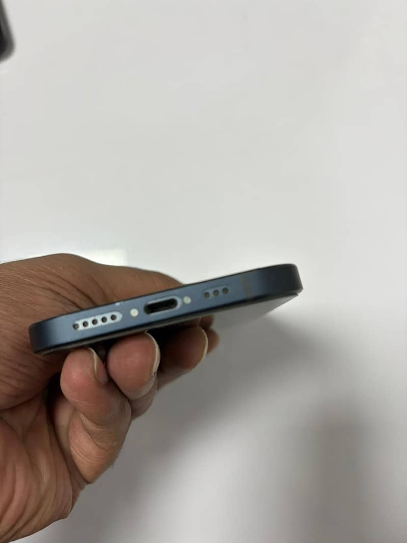Apple iPhone 12 4