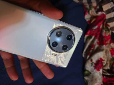 Spark 20 pro plus 8gb 256gb amoled