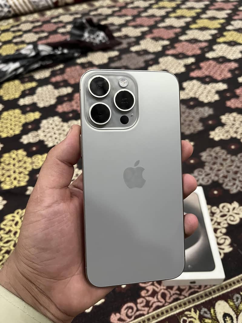 iPhone 15 pro max 0