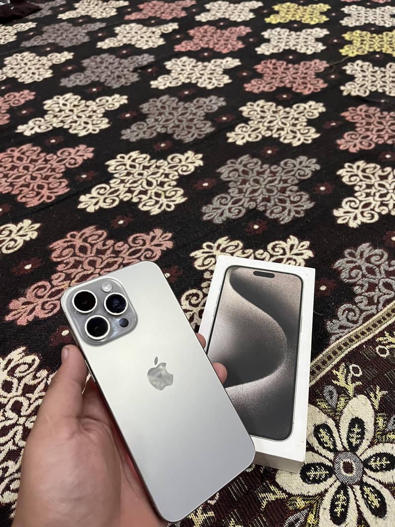 iPhone 15 pro max 3