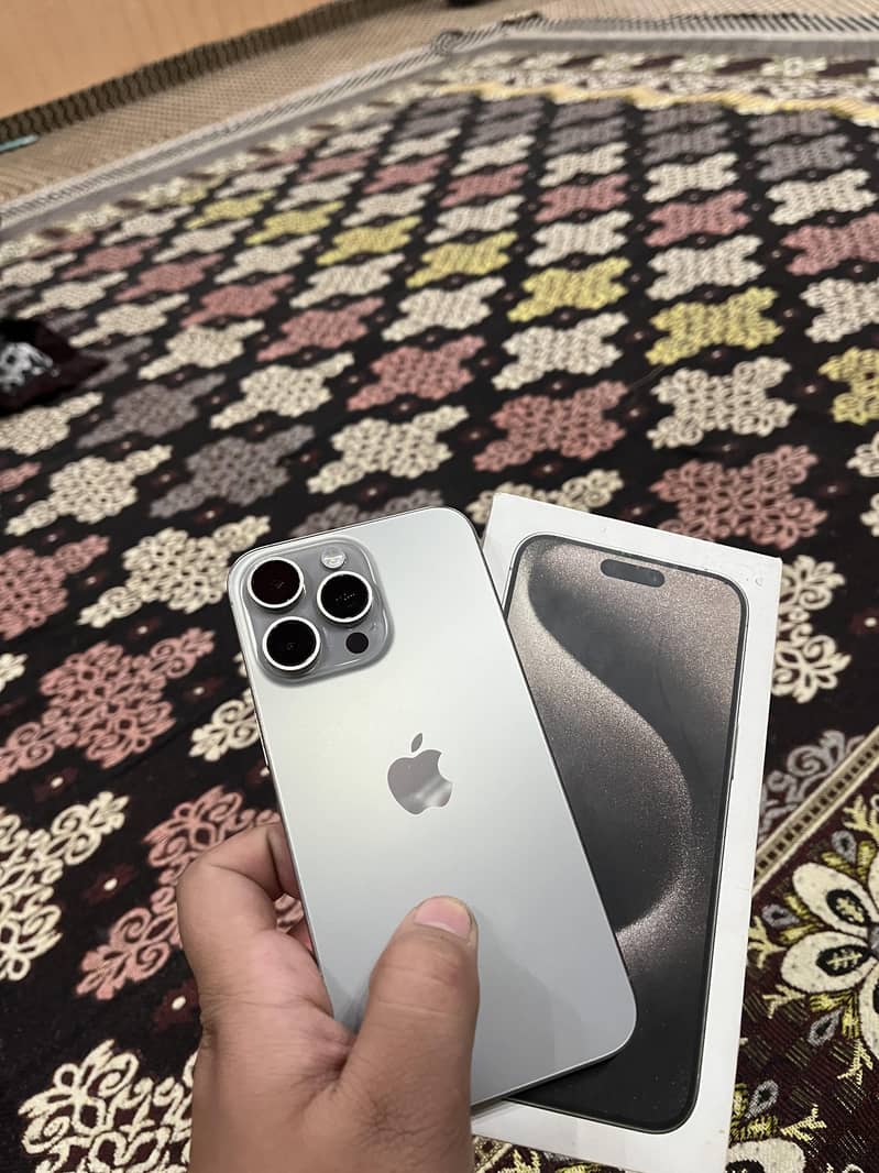 iPhone 15 pro max 4