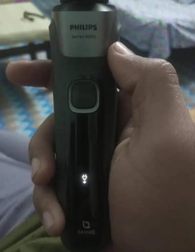 Philips Shaver Series 5000 (S5587) – Clean Condition – Urgent Sale