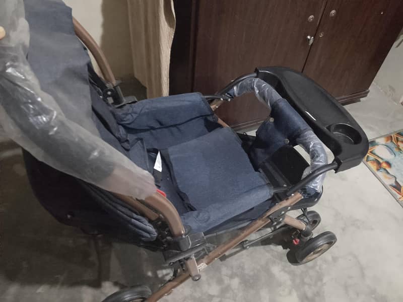 stroller 0