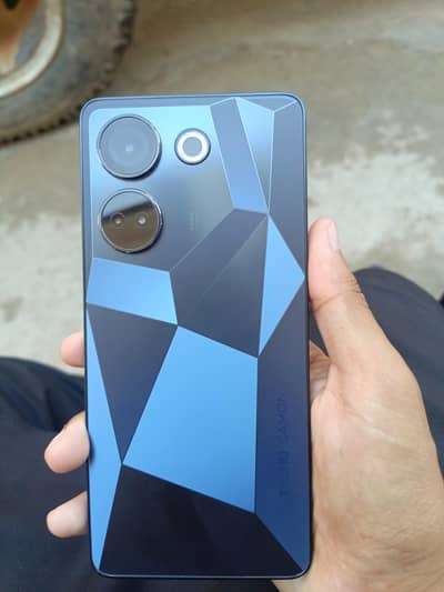 Techno camon 20 pro 10/10 condition with complete box and charger.